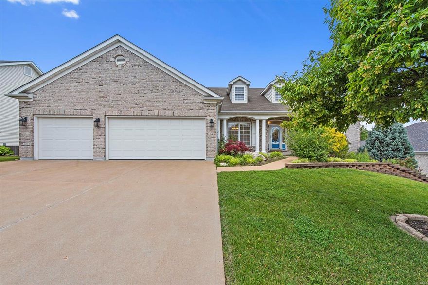 BEAUTIFUL 3 BR 3BA One Story with 3 Car Garage on GORGEOUS wooded lot in sought after neighborhood Magnolia Place! 
Hardwood Foyer, Kitchen & Breakfast room! Separate Dining Room with tray ceiling. Large Great room/Living room with Fireplace & large wall of windows! Huge Master Suite with TWO Walk-In Closets, Master Bath with Separate Walk in Shower & Soaking Tub. Two Vanities! Gorgeous Kitchen with Custom Cabinets, Granite countertops, Pantry, Double Ovens & Large Breakfast Room with lots of windows & natural light! FANTASTIC open floor plan! Wonderful for family gatherings or entertaining!  Main Floor Laundry & Mud Room!
 Walks out to large covered deck! Walk-out lower level Patio & beautifully landscaped private back yard! Welcome to your New Home! Additional Rooms: Mud Room