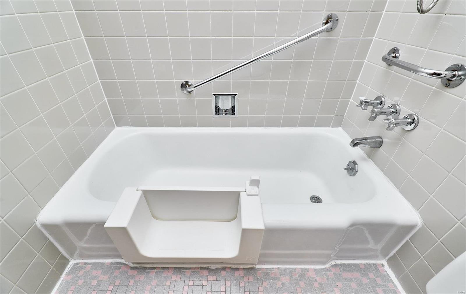 New Town Of St Ferdinand - Residential Income