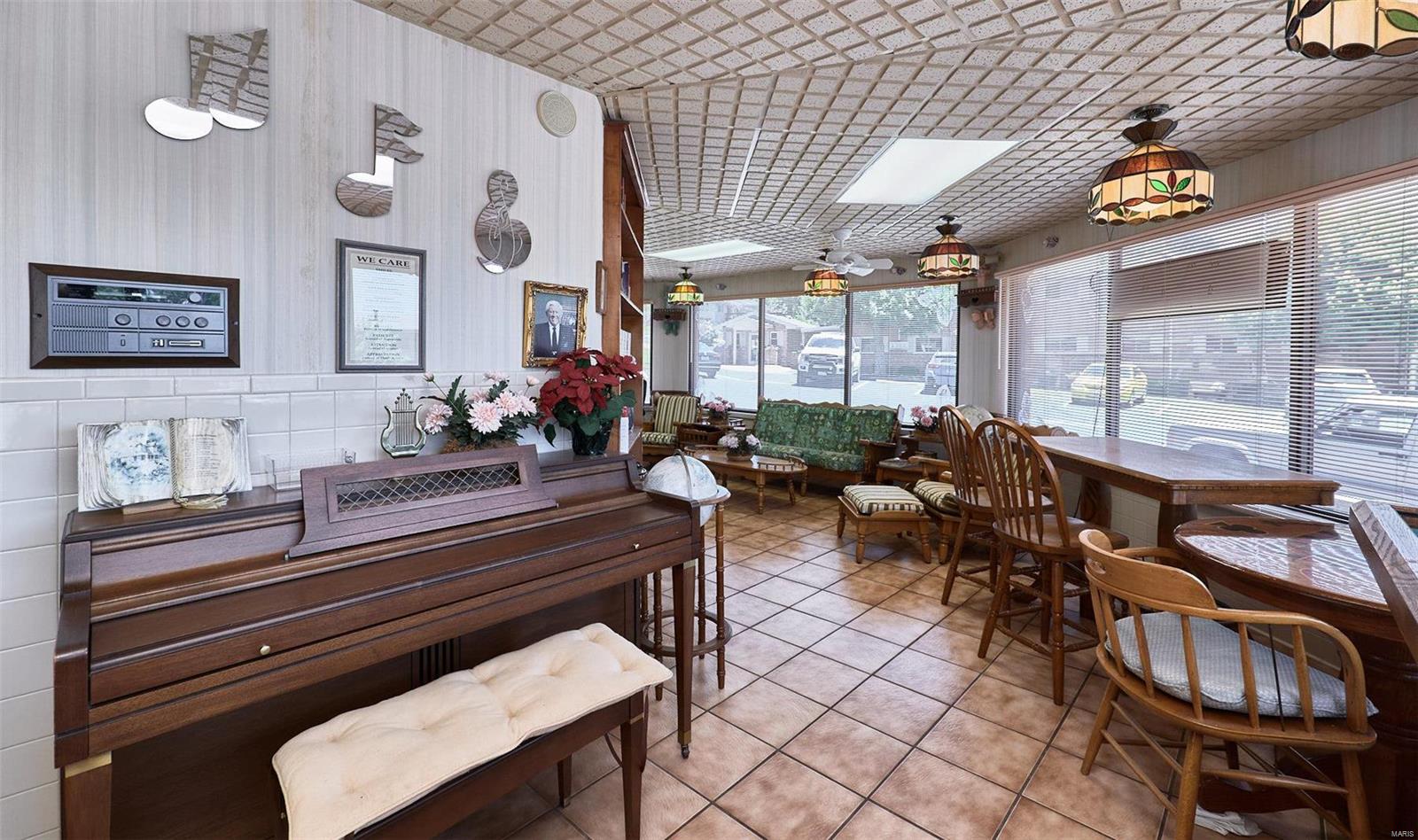 New Town Of St Ferdinand - Residential Income