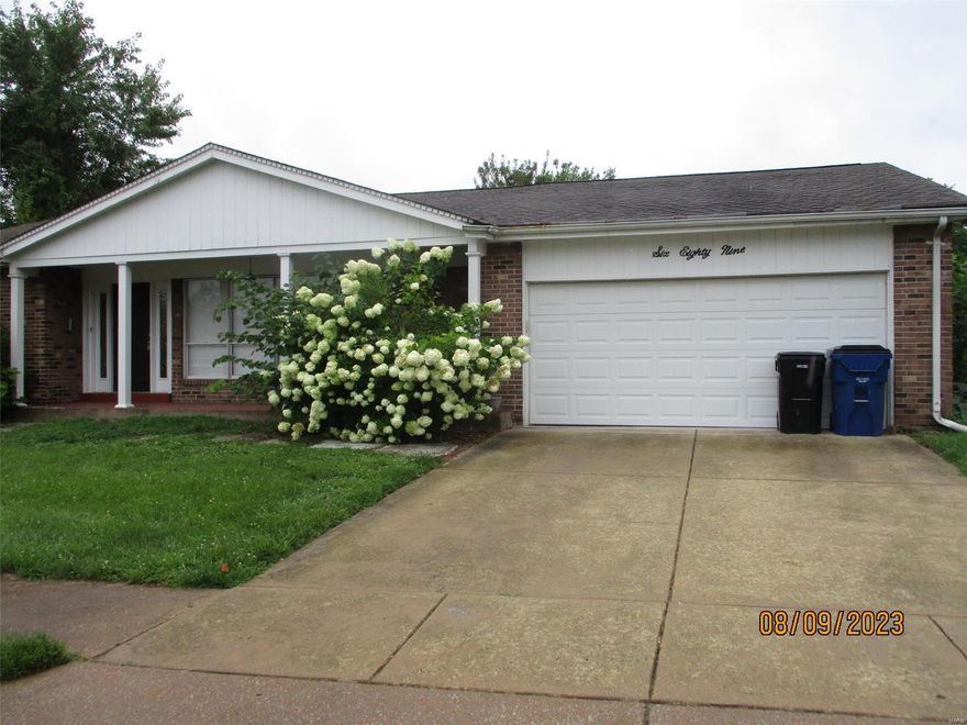 3 bedroom, 3 bath ranch with 2 car garage on large corner lot in well established neighborhood. Property selling AS IS. Seller has never occupied property.  Seller to make no inspection or repairs.  Property has to be on market 7 days before seller will review any offers.  Seller reserves the right to accept offer at any time.  Allow 48 hours for seller response.  Buyer to verify schools,utilities and HOA.