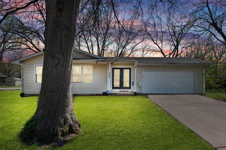 This spacious 3 bed, 2 full bath home is ready for it’s new owner! This home has a living room AND a family room – use the extra space for home office or playroom. Primary bedroom has dual closets and a full bath attached. Laundry in the unfinished basement, has 2 car garage, on a nice corner lot with plenty of yard space. Home is move in ready, and offers opportunity for your TLC and finishing touches. Located near plenty of shopping and accessible to major highways.