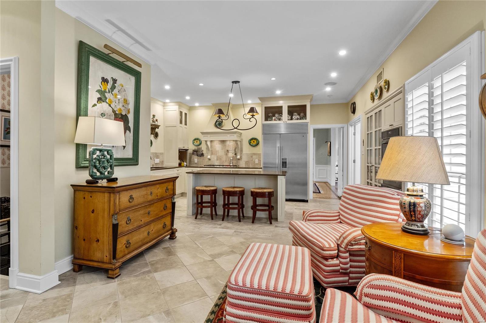 Woodbridge Condo - Residential