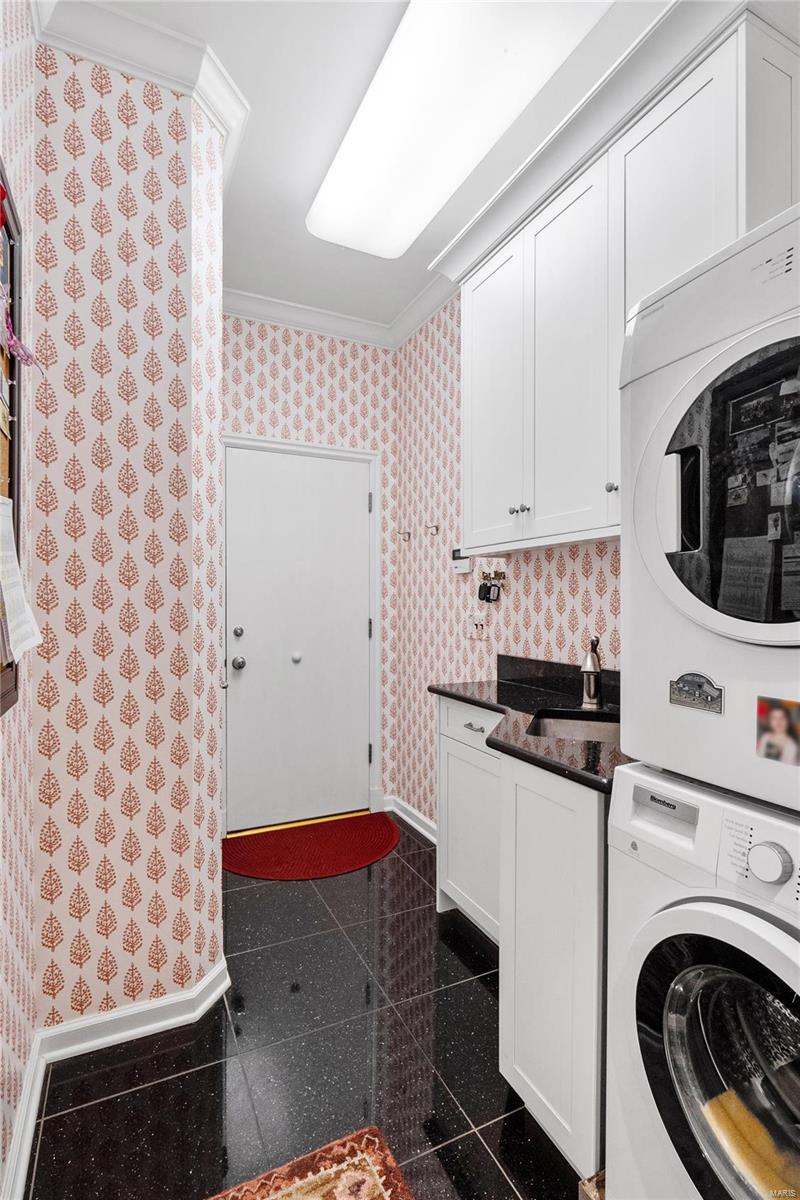 Woodbridge Condo - Residential