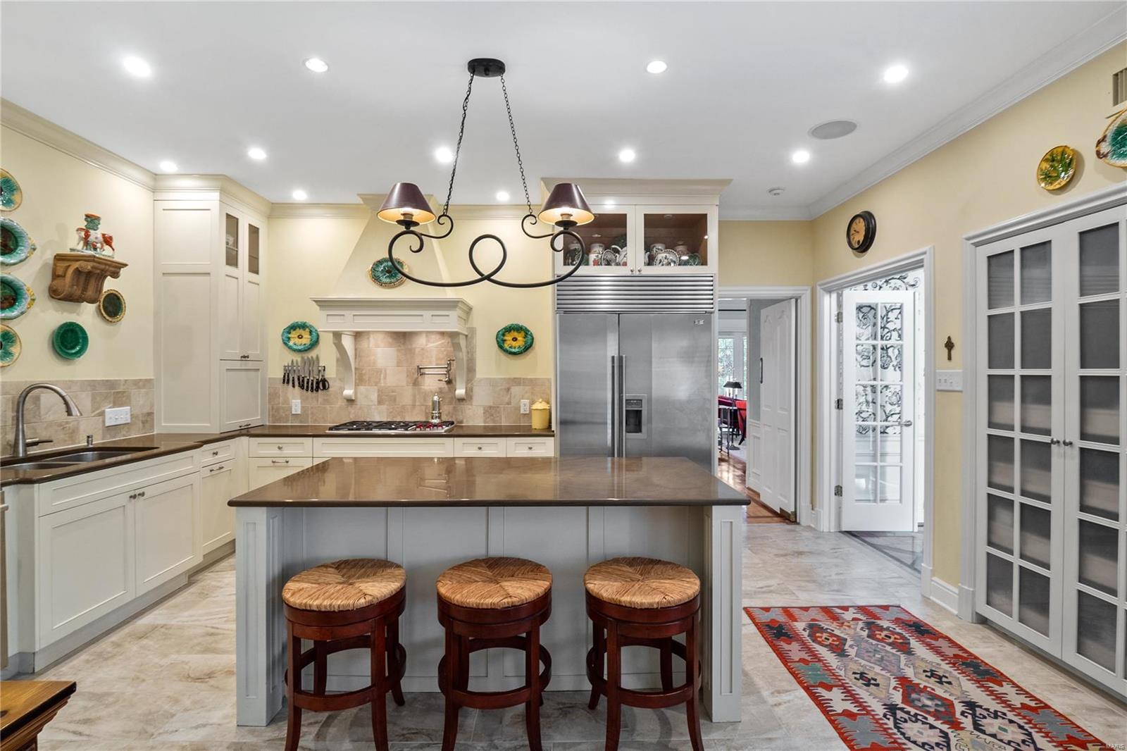 Woodbridge Condo - Residential