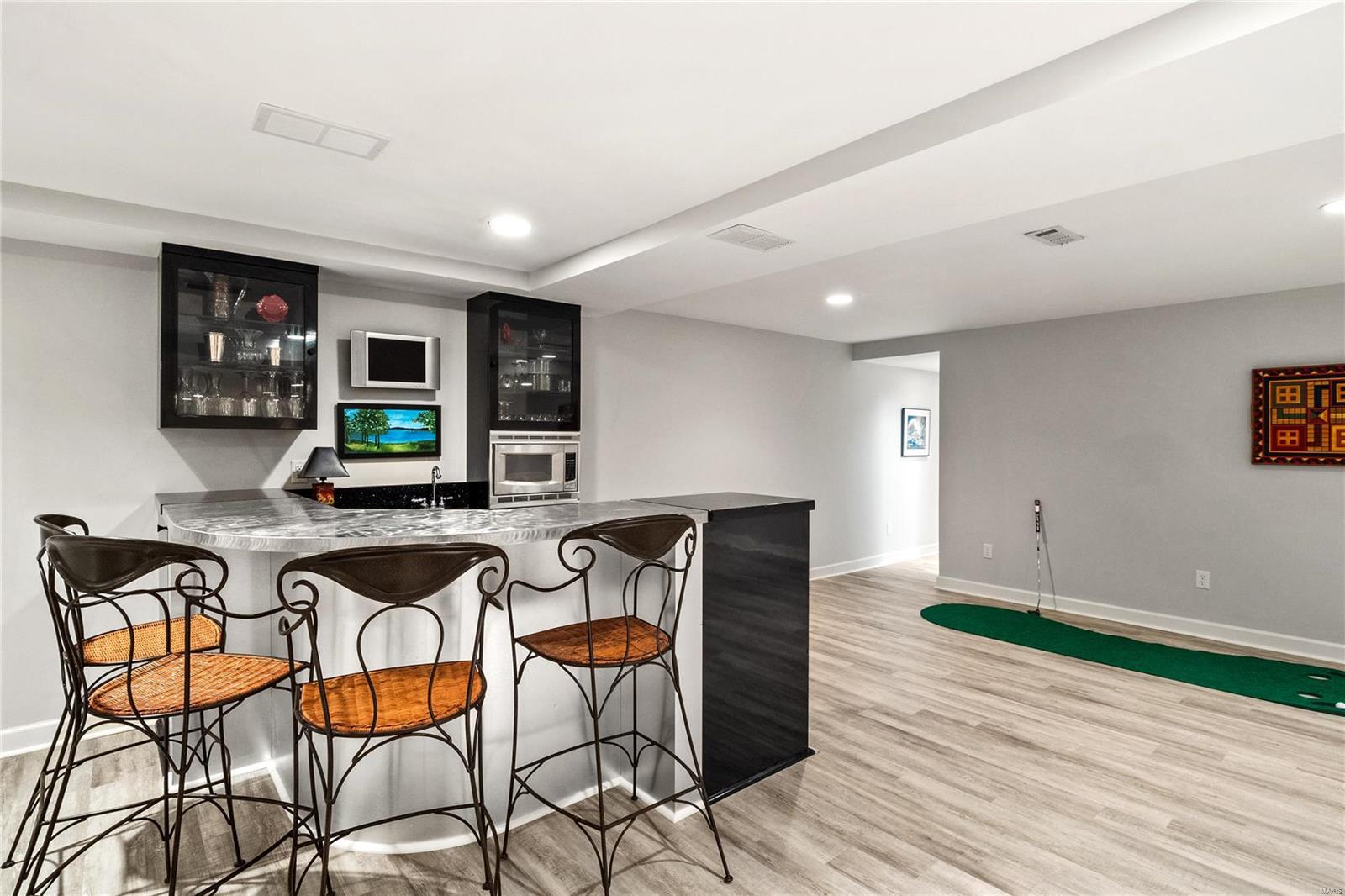 Woodbridge Condo - Residential