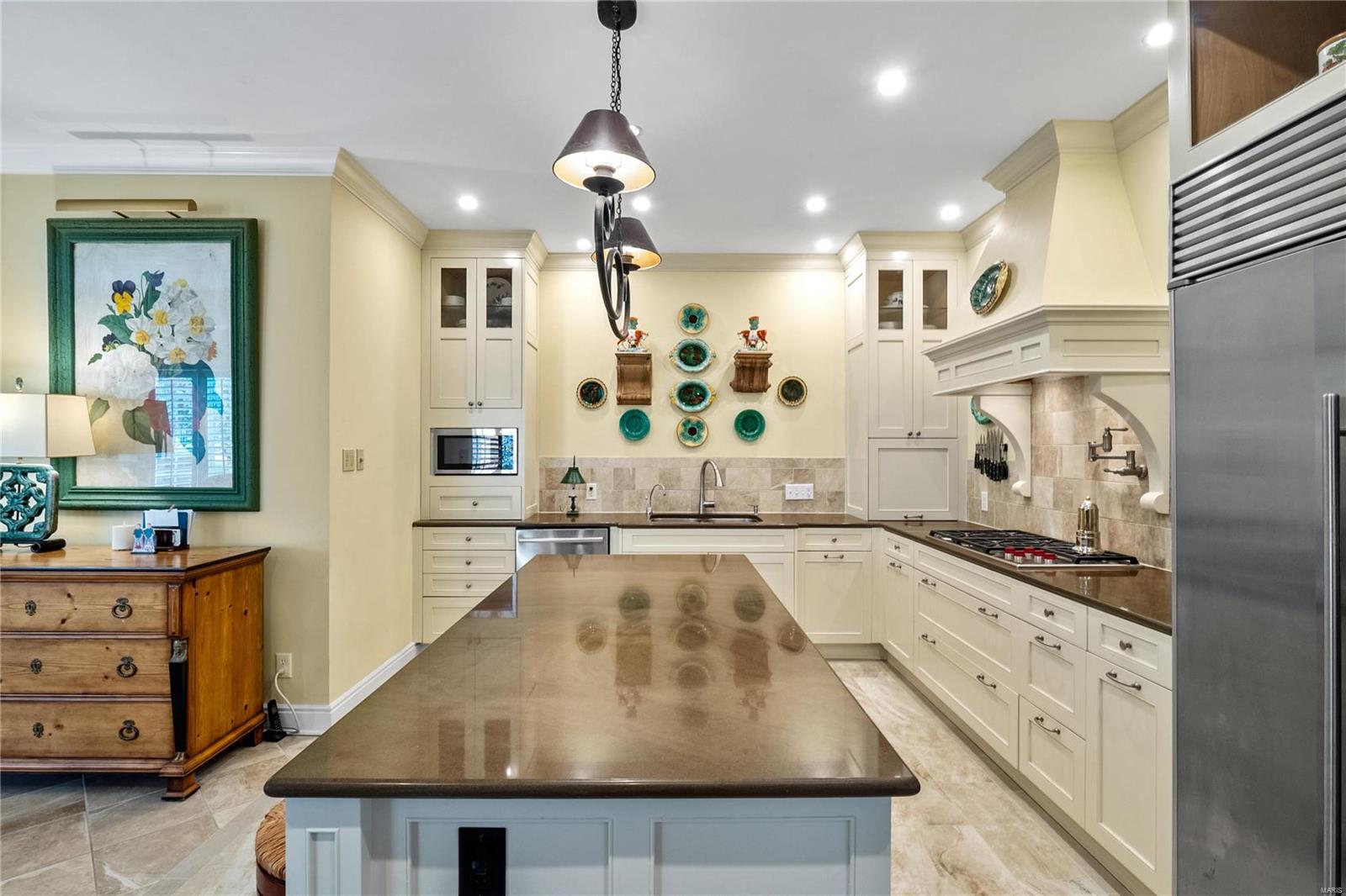 Woodbridge Condo - Residential