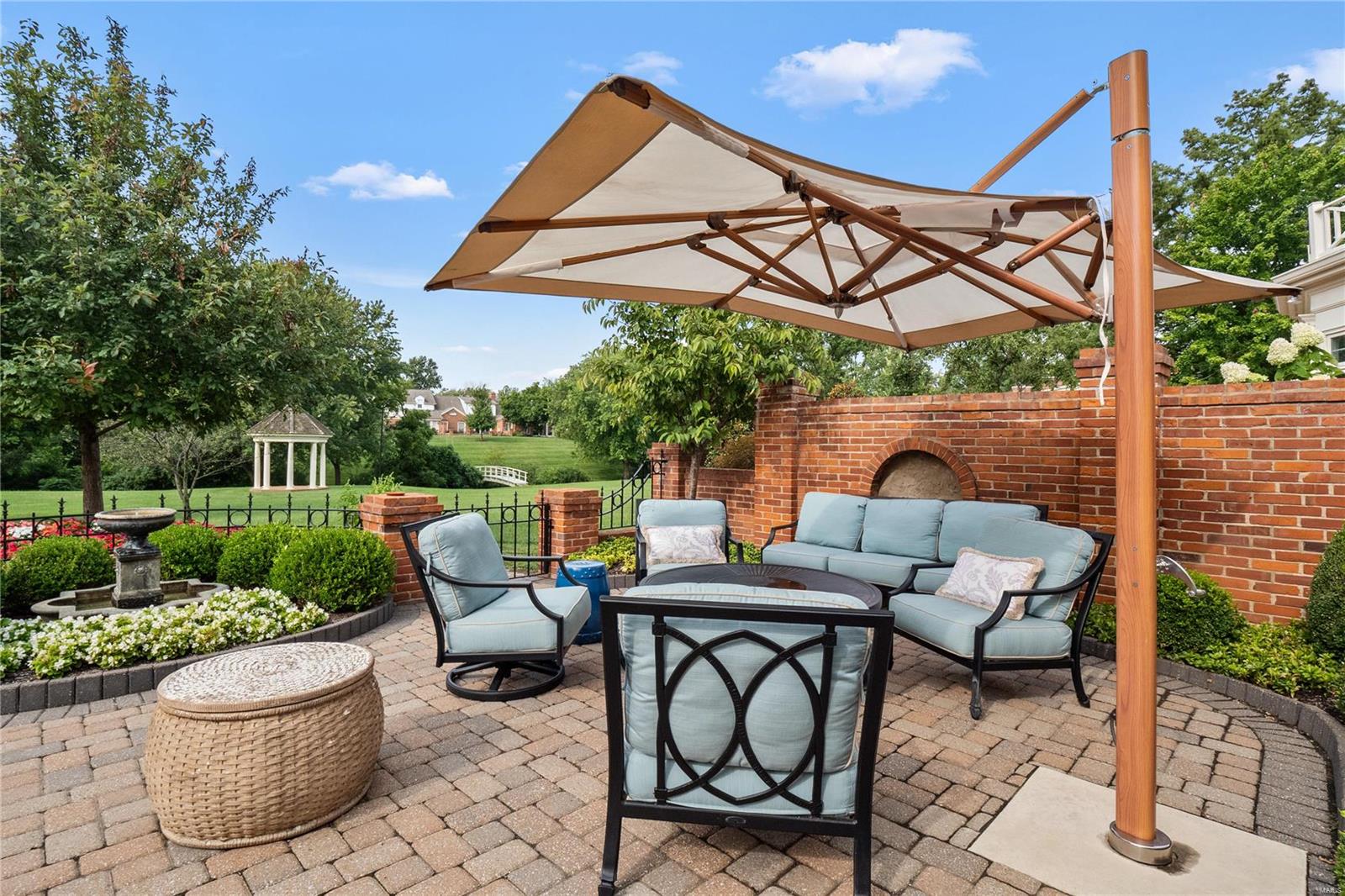 Woodbridge Condo - Residential