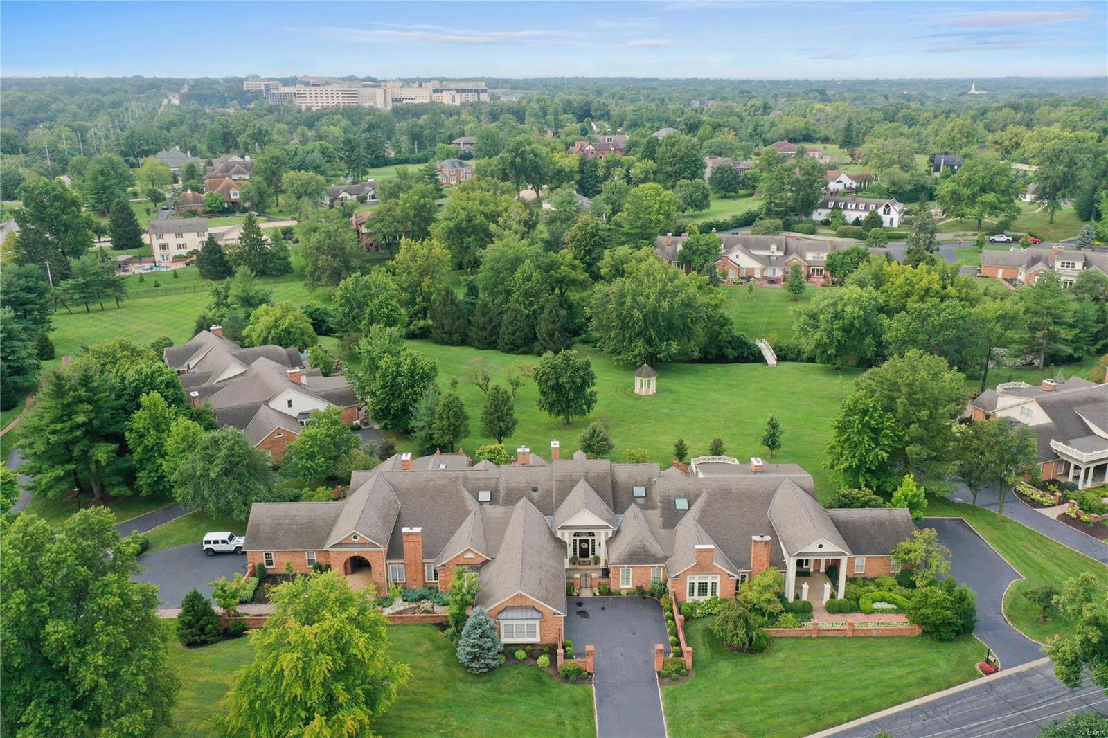 Woodbridge Condo - Residential