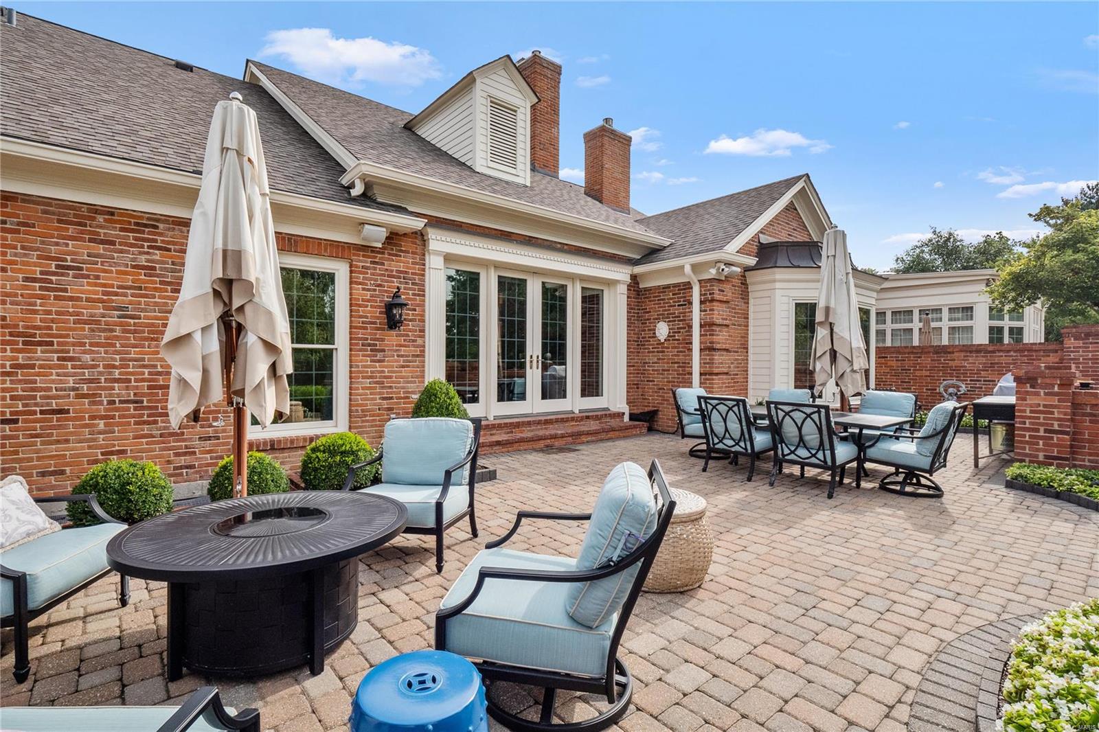 Woodbridge Condo - Residential