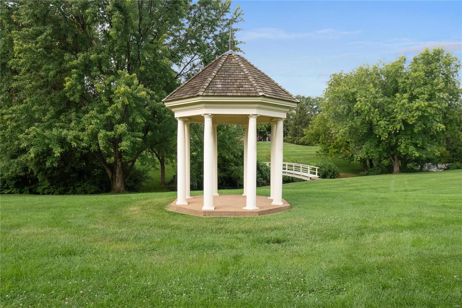 Woodbridge Condo - Residential