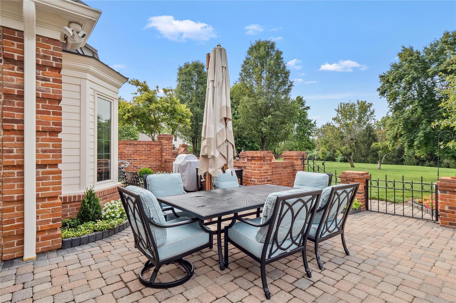 Woodbridge Condo - Residential