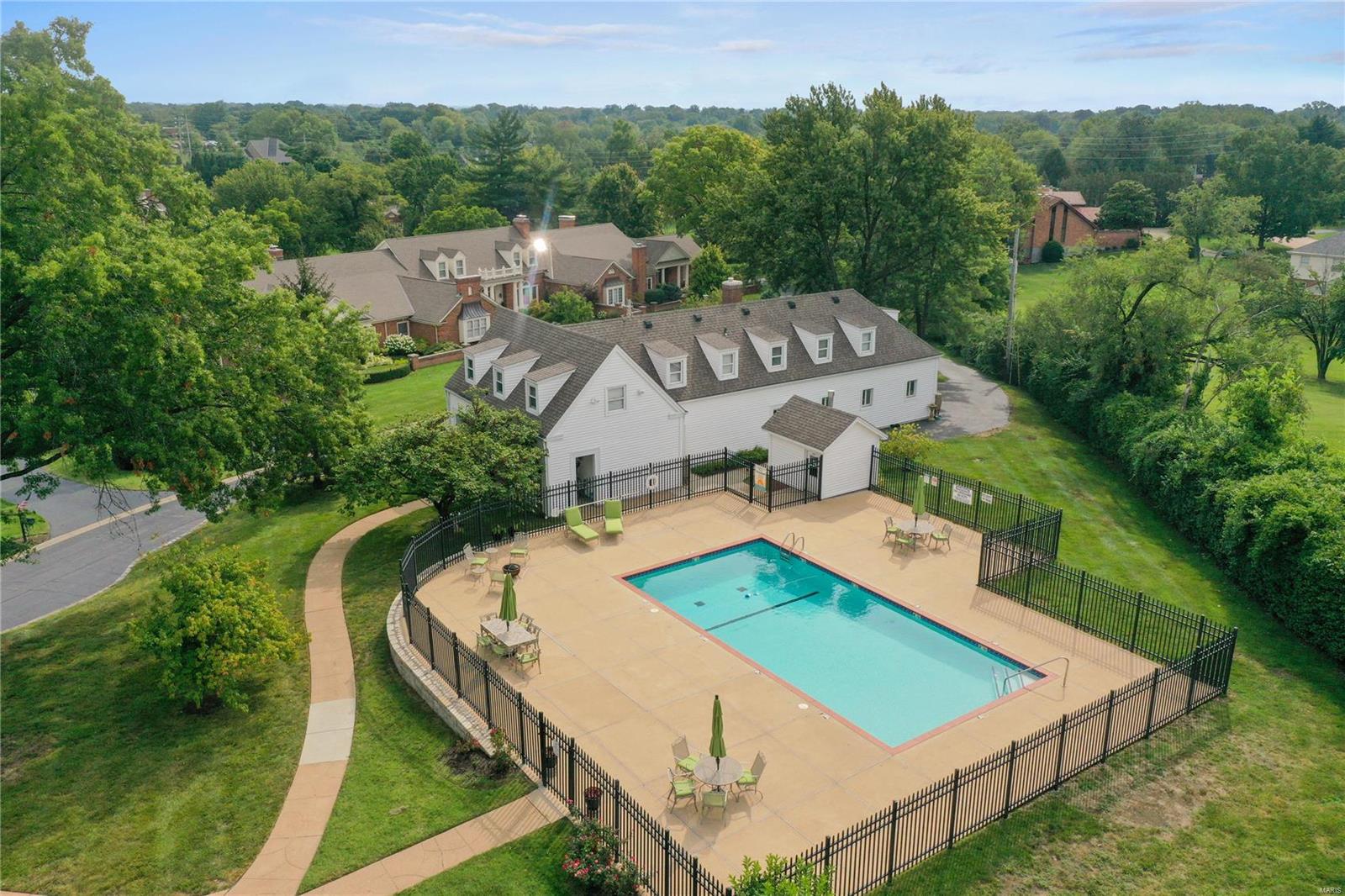 Woodbridge Condo - Residential