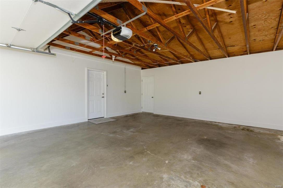 Country Hill Manor - Residential