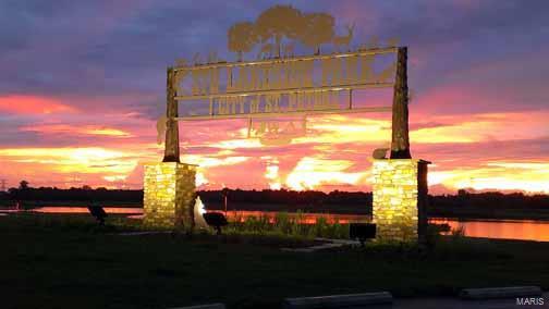 Country Hill Manor - Residential