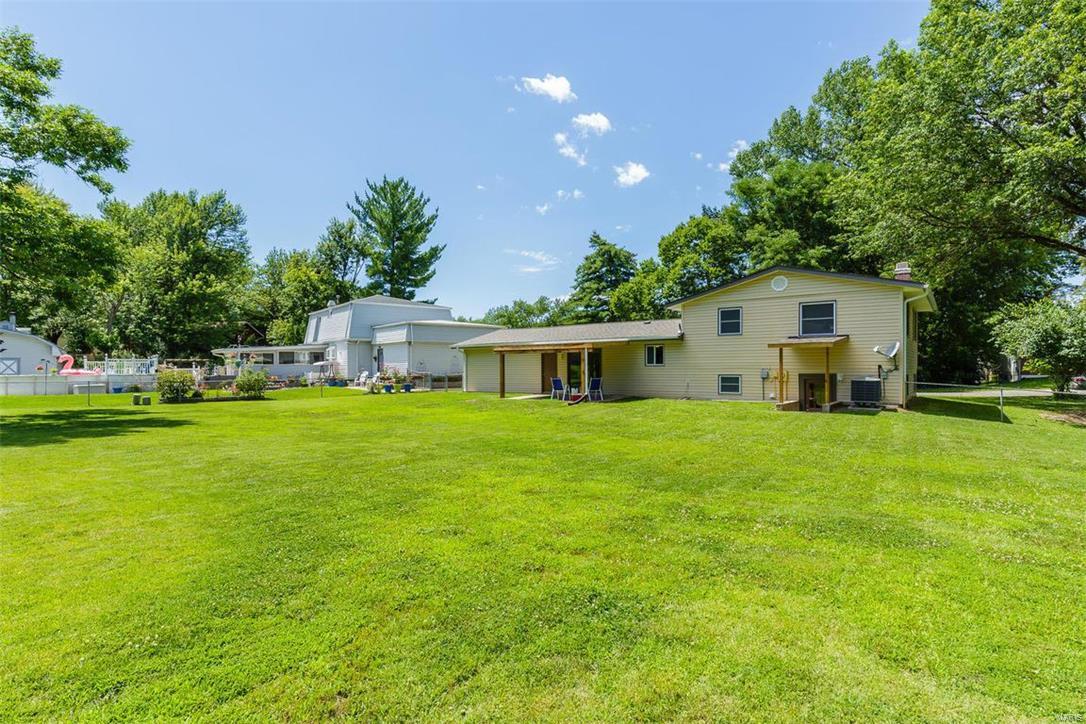 Country Hill Manor - Residential