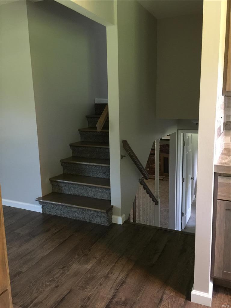 Country Hill Manor - Residential