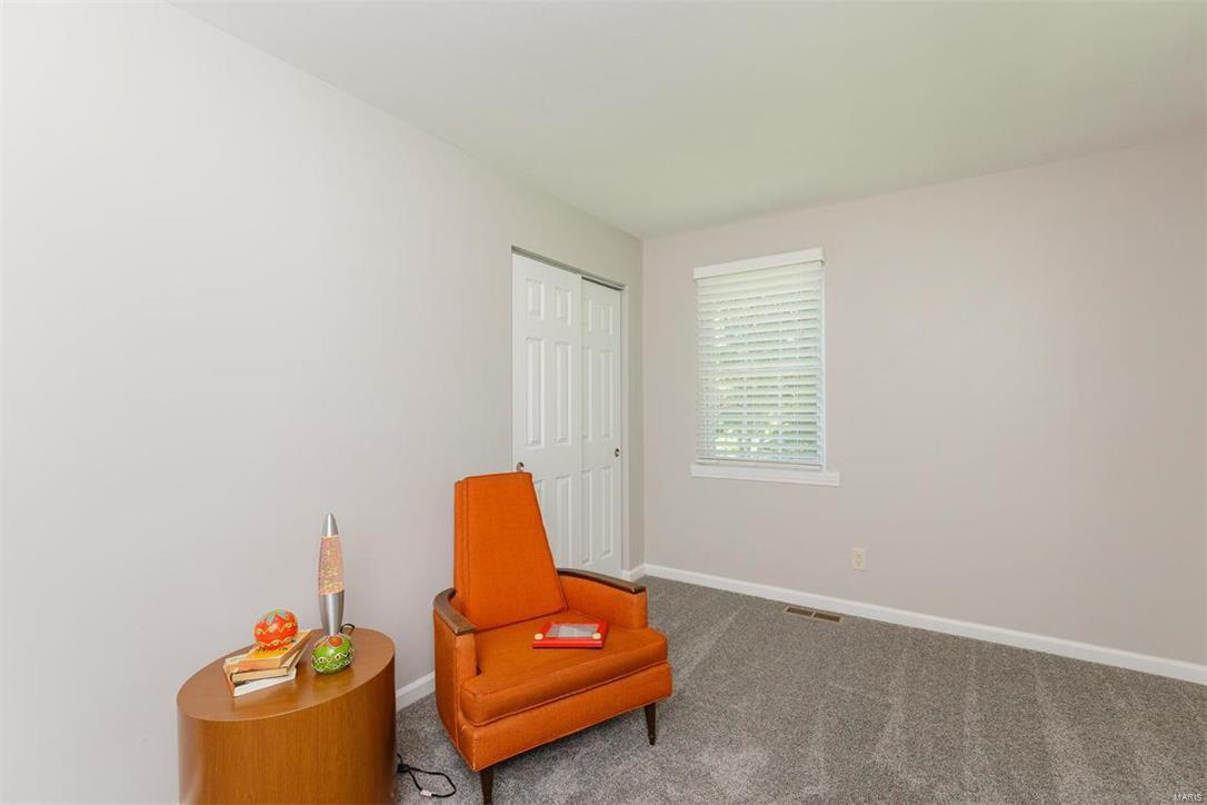 Country Hill Manor - Residential