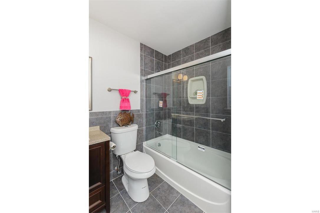 Country Hill Manor - Residential