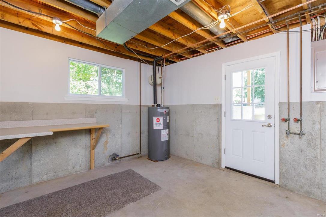 Country Hill Manor - Residential