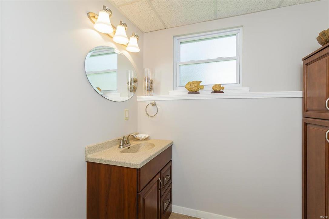 Country Hill Manor - Residential