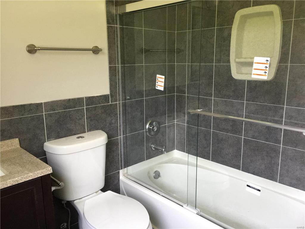 Country Hill Manor - Residential