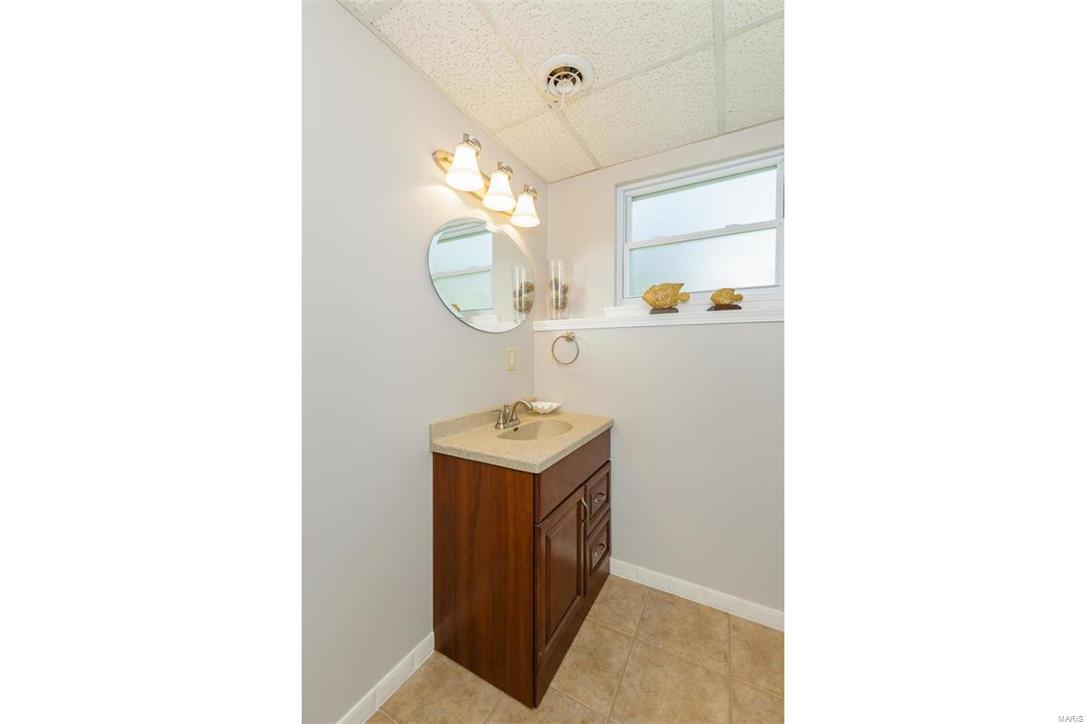 Country Hill Manor - Residential