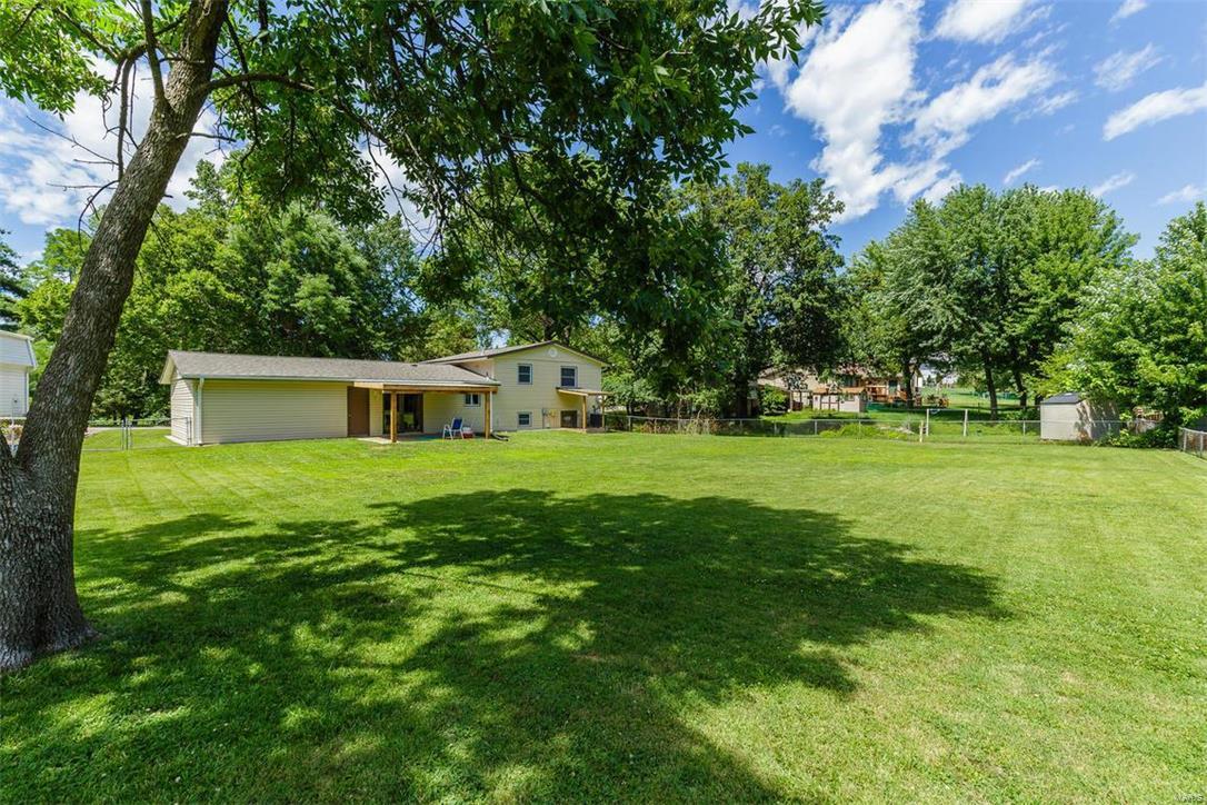 Country Hill Manor - Residential