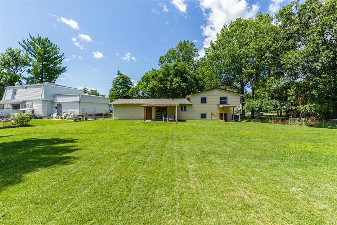 Country Hill Manor - Residential