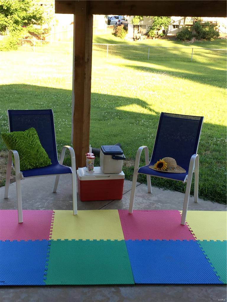 Country Hill Manor - Residential