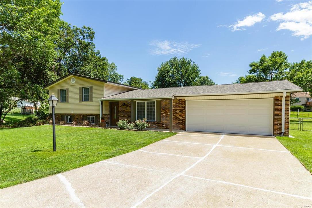 Country Hill Manor - Residential