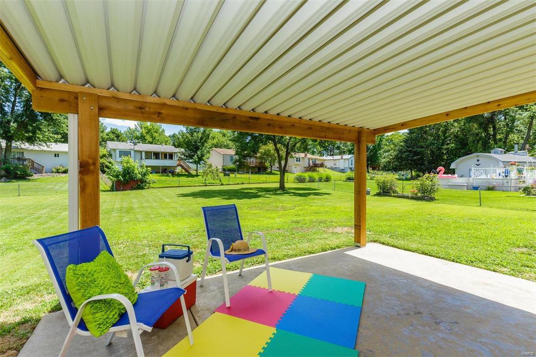 Country Hill Manor - Residential