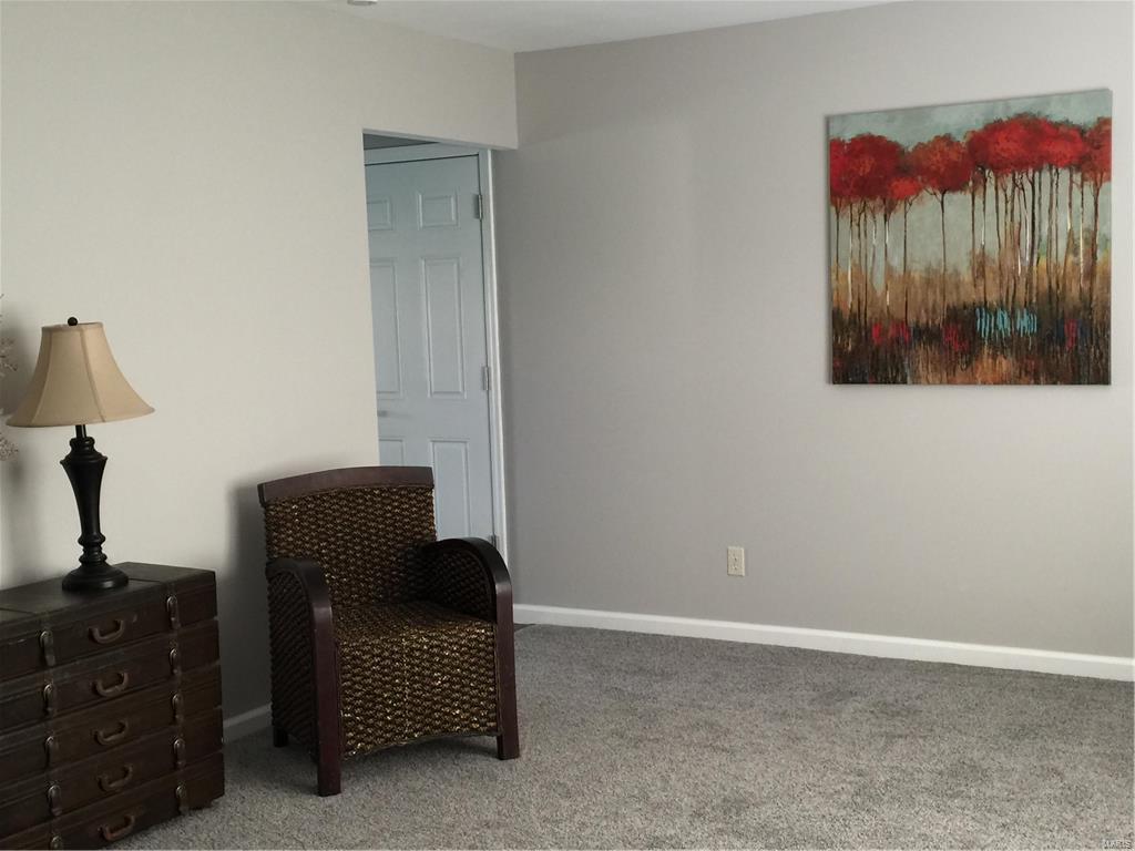 Country Hill Manor - Residential