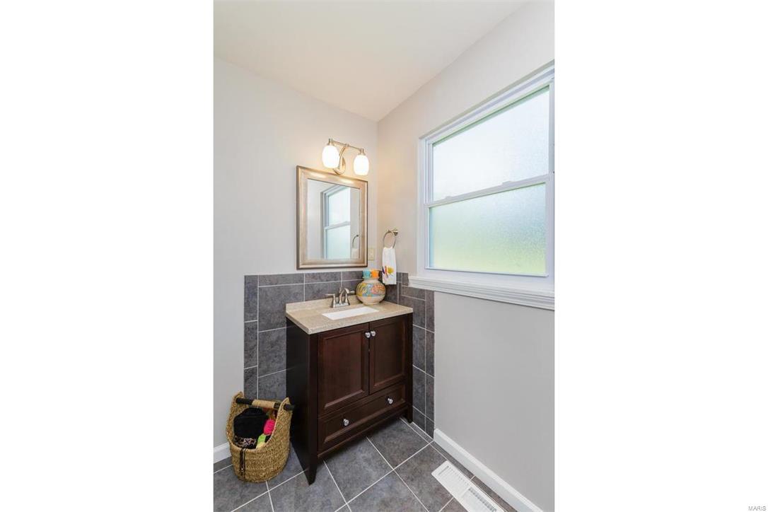 Country Hill Manor - Residential