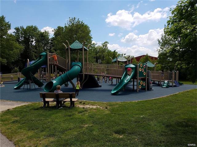 Country Hill Manor - Residential