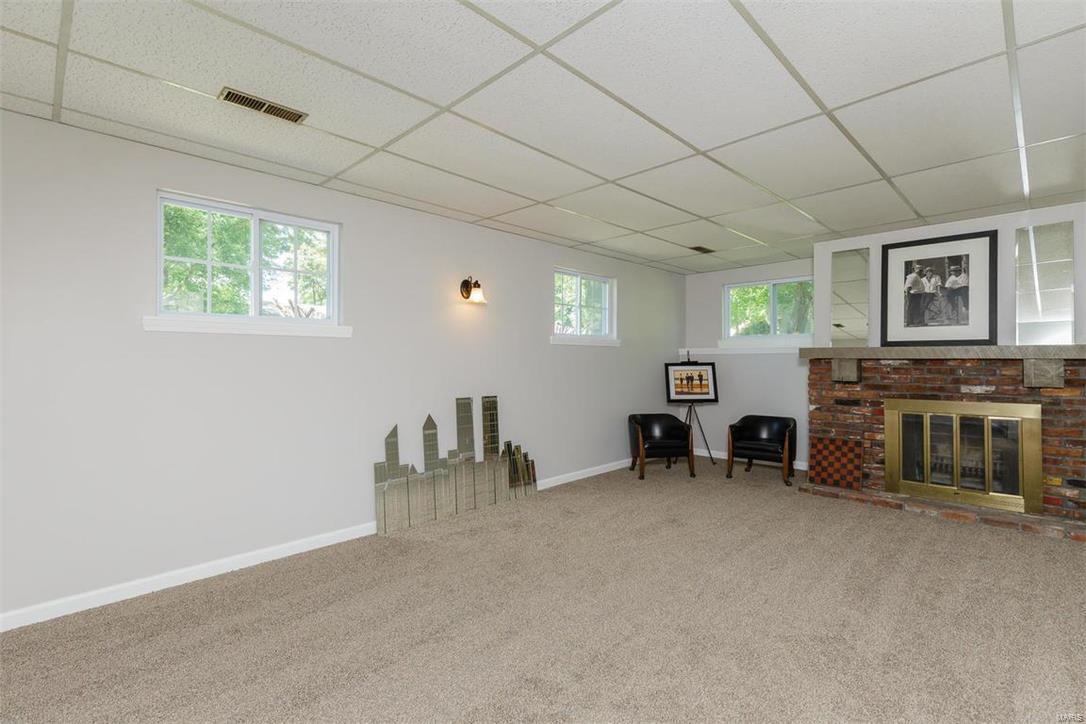 Country Hill Manor - Residential