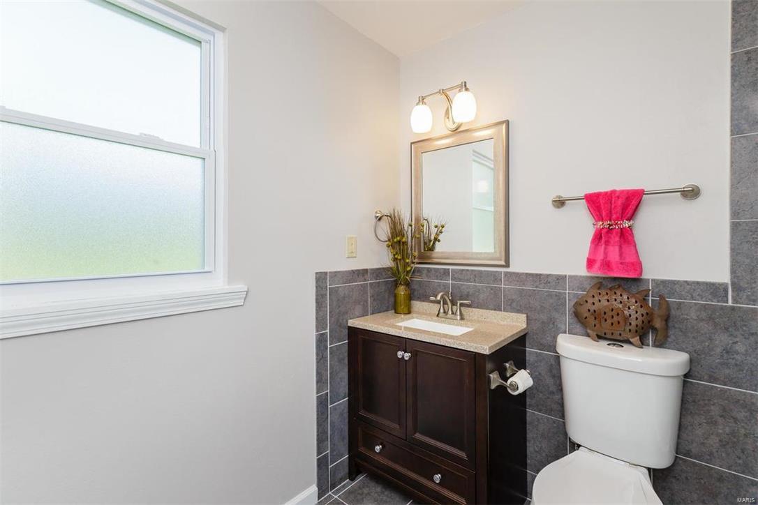 Country Hill Manor - Residential