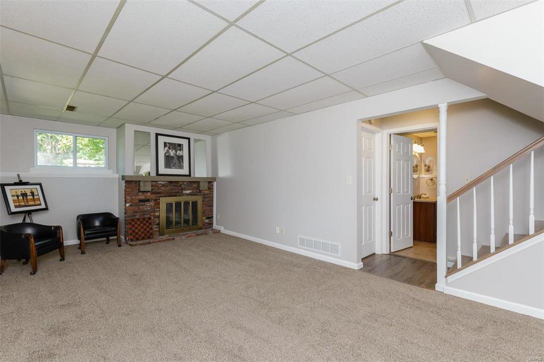 Country Hill Manor - Residential