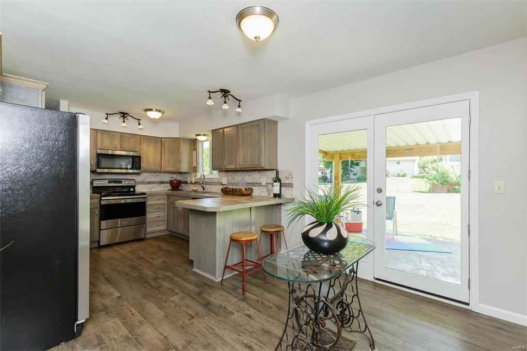 Country Hill Manor - Residential