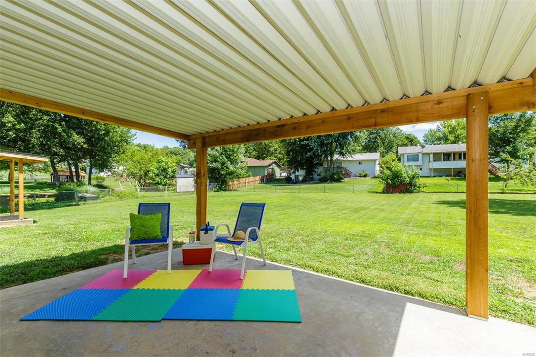 Country Hill Manor - Residential