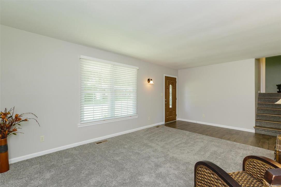 Country Hill Manor - Residential