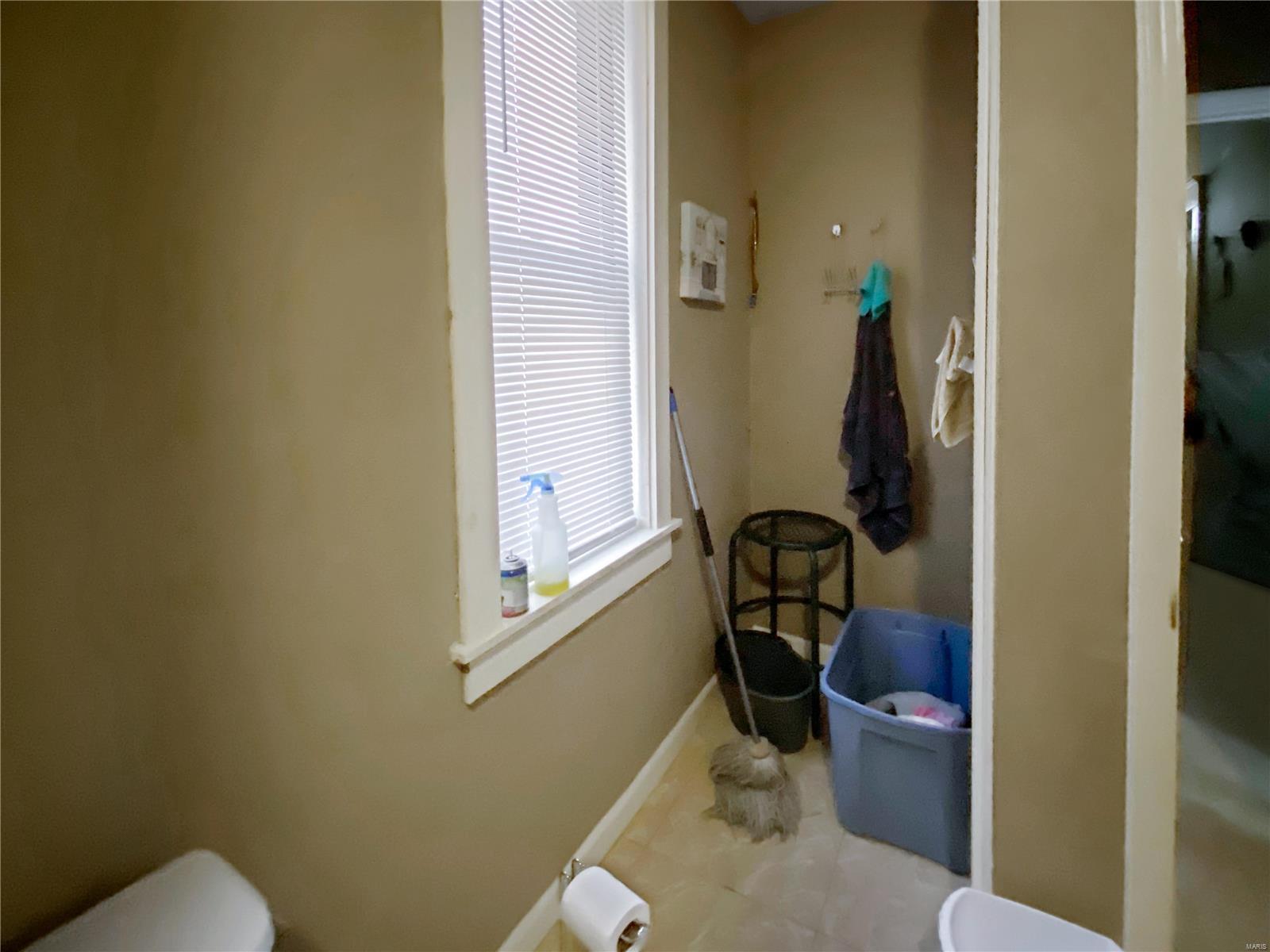 Lynch Add - Residential Income