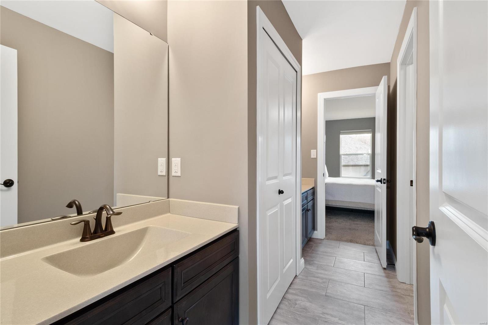 Arbors At Kehrs Mill - Residential