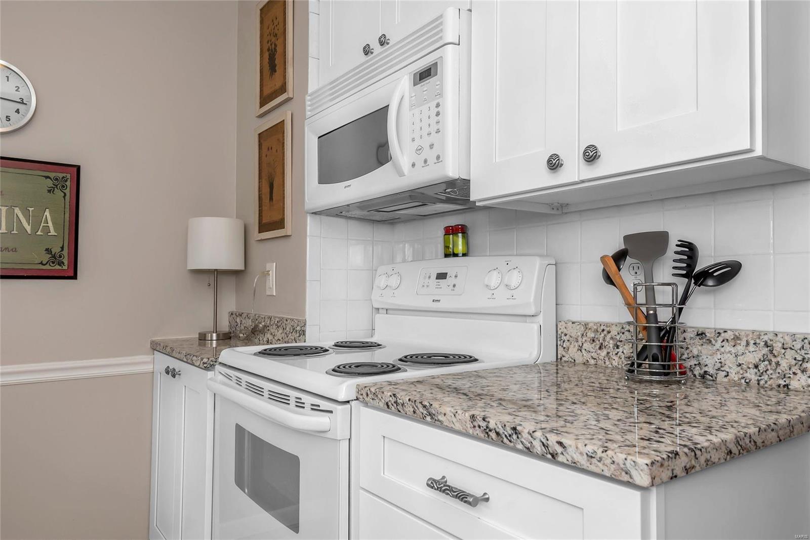 Rossridge Twnhs Condo - Residential