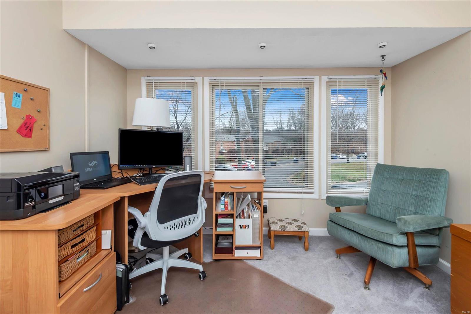 Rossridge Twnhs Condo - Residential