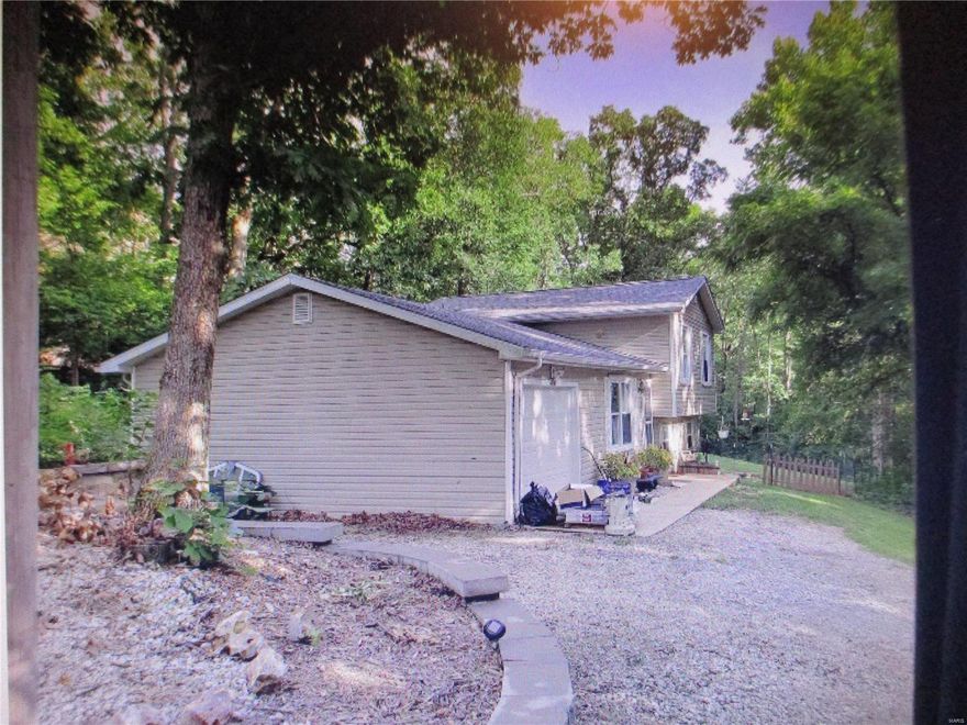 This very nice four-bedroom house is located on about a 1/2-acre lot in a quiet area with plenty of privacy and has a convenient location close to HWY 21 and other major hwys and plenty of retail and entertainment. It is recently renovated and has 2 full baths and comes with a stove, refrigerator, dishwasher, garbage disposal, microwave, ceiling fans and there are washer and dryer hook ups. The home has hardwood floors and a garage.
There is a application process and we do credit and criminal background checks.
You must have no recent evictions or no recent bankruptcy's and you must have verifiable income of about triple the rent. You must also have a decent credit score