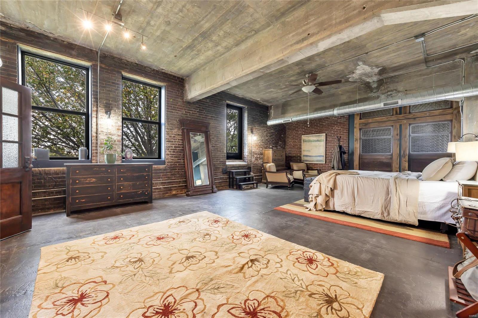 Christys - Commercial Sale