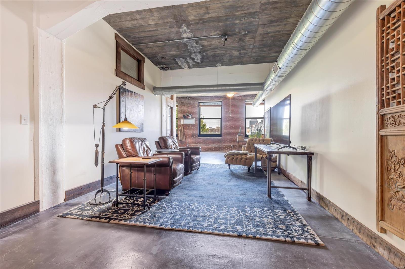 Christys - Commercial Sale