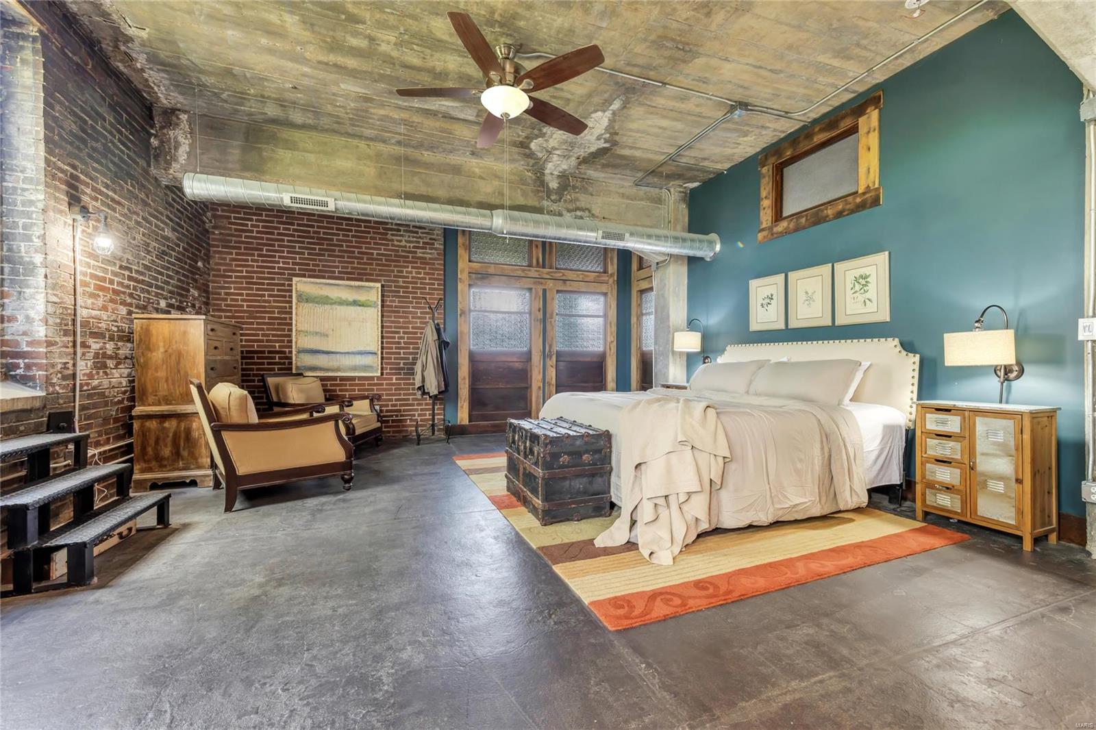 Christys - Commercial Sale