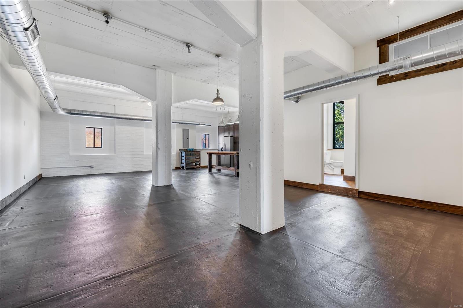 Christys - Commercial Sale