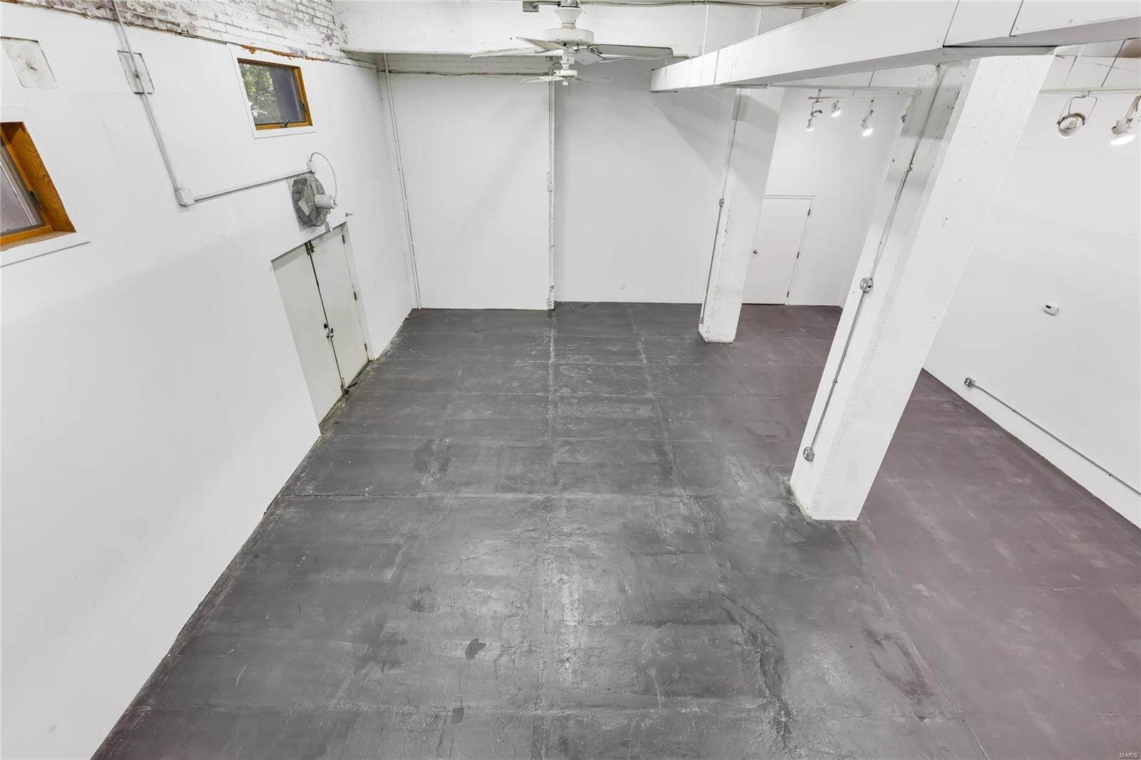 Christys - Commercial Sale